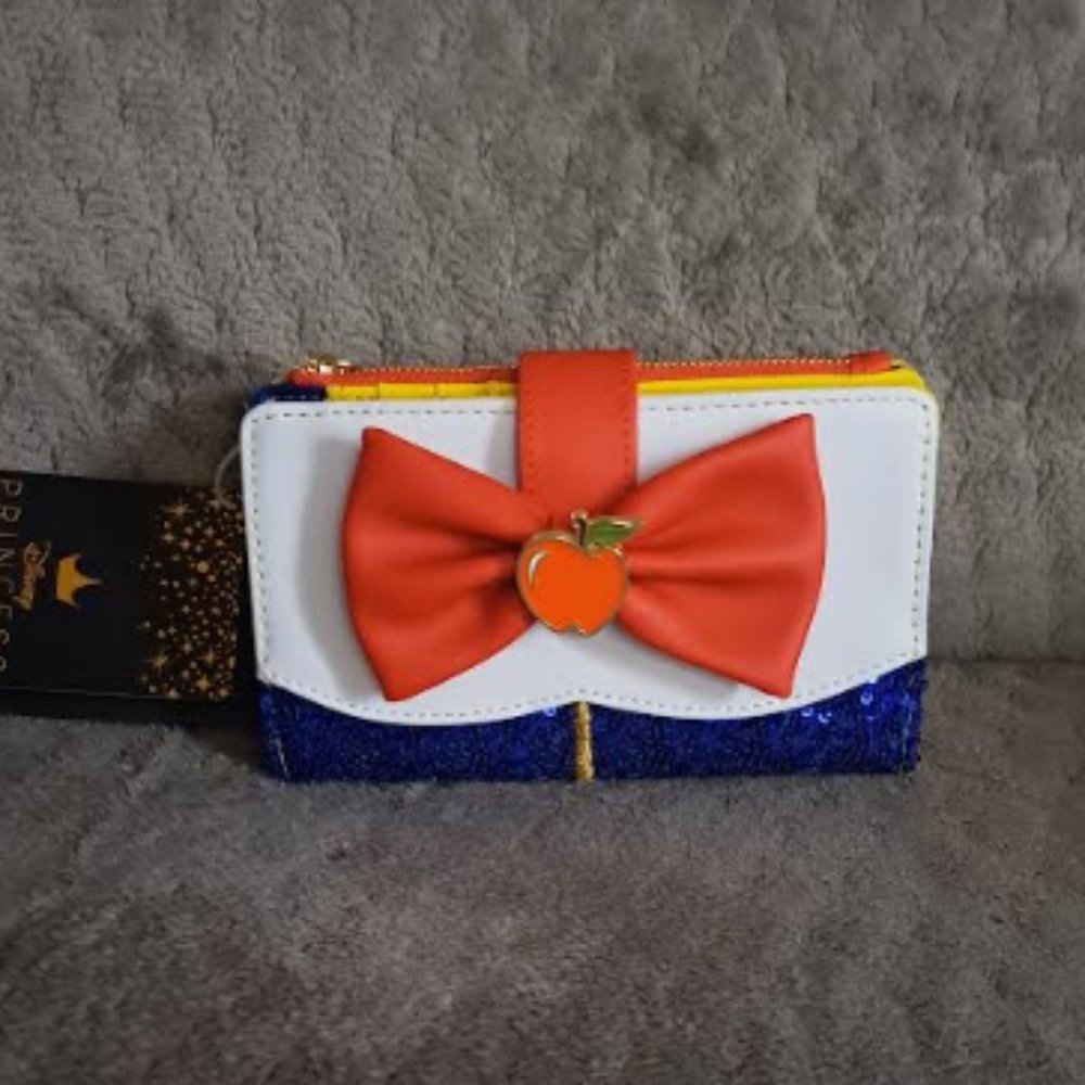 NWT LOUNGEFLY Disney Snow White Sequin Series Flap Wallet